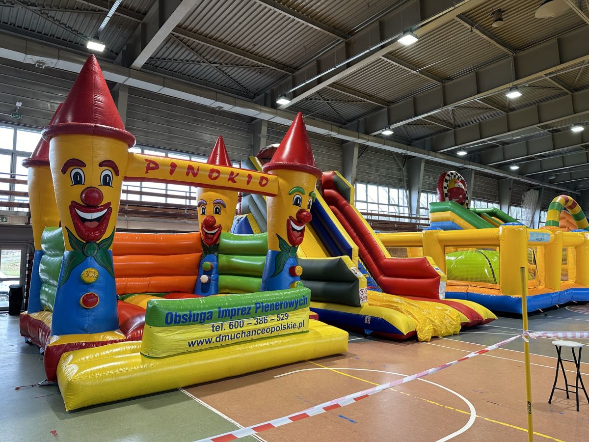 dmuchance opolskie, dmuchane zjeżdżalnie, miękka górka, dmuchane tory przeszkód, kula zorbing