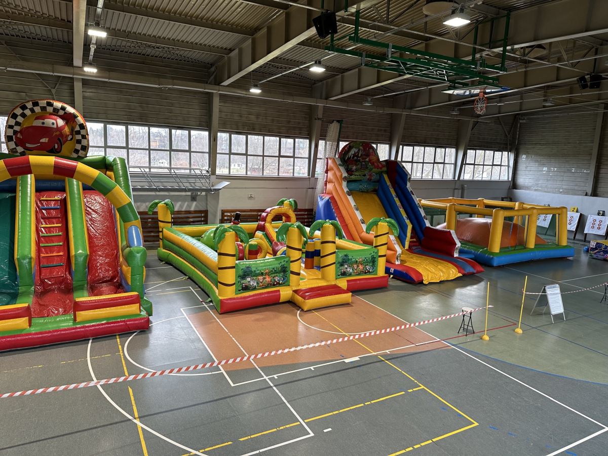 dmuchance opolskie, dmuchane zjeżdżalnie, miękka górka, dmuchane tory przeszkód, kula zorbing