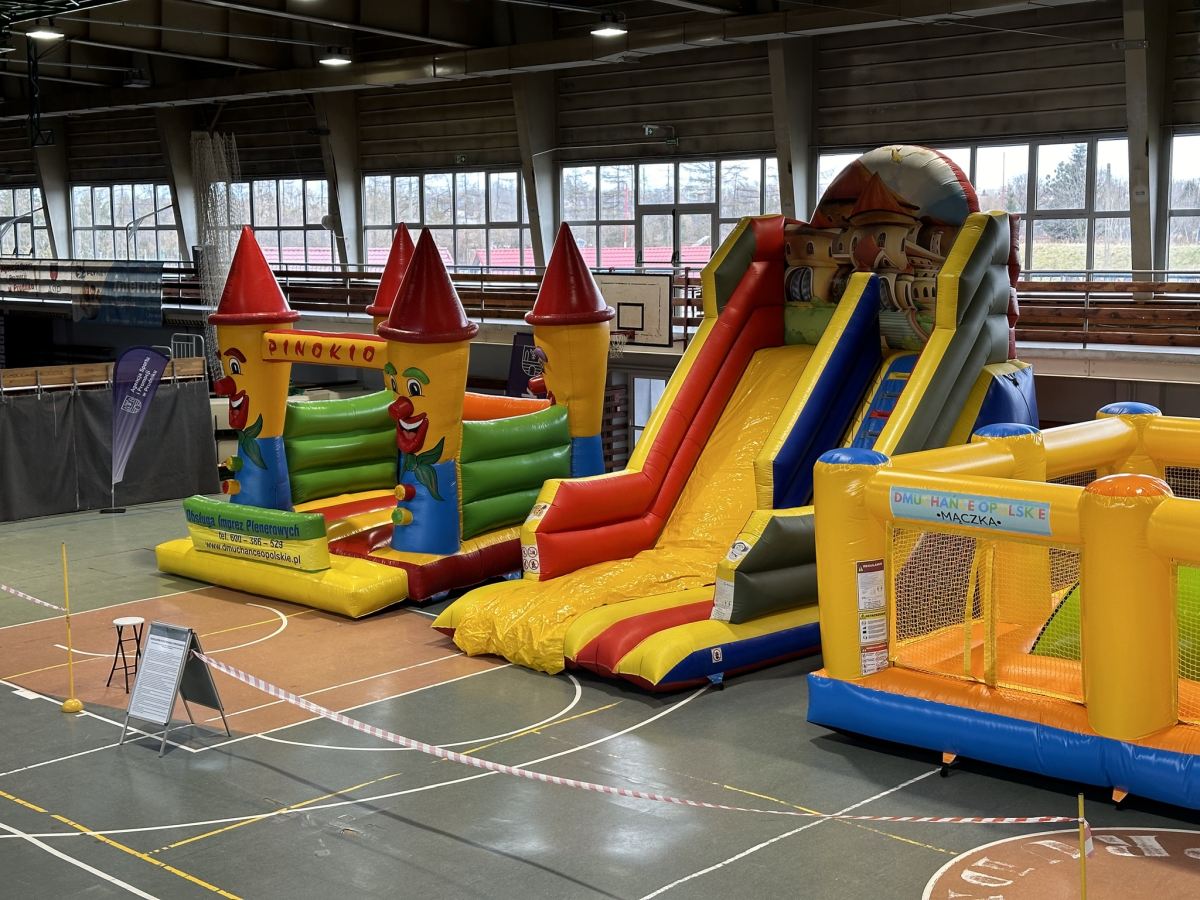 dmuchance opolskie, dmuchane zjeżdżalnie, miękka górka, dmuchane tory przeszkód, kula zorbing