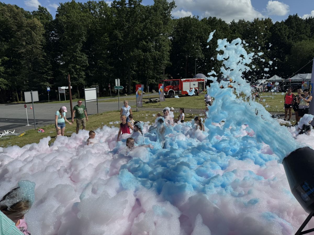 dmuchance opolskie, dmuchane zjeżdżalnie, miękka górka, dmuchane tory przeszkód, kula zorbing
